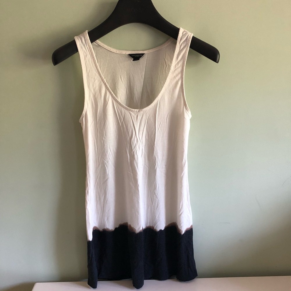 Ann Taylor tank top size Xs.